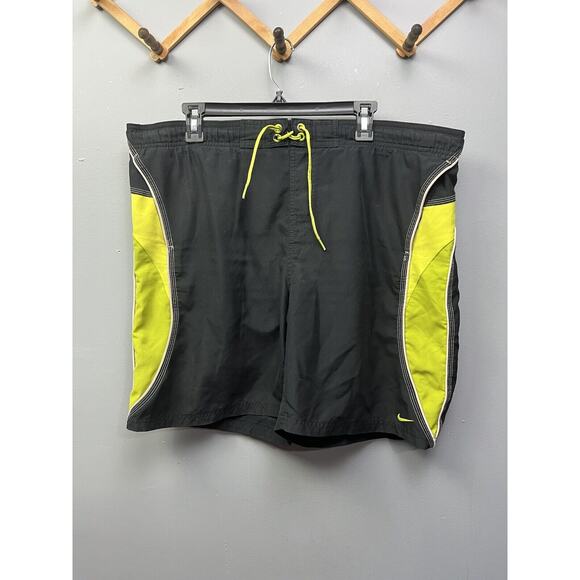 Nike Board Shorts Swim Trunks Mens size Large Black Yellow Drawstring Lined - Picture 1 of 7